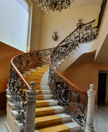 Railing 13